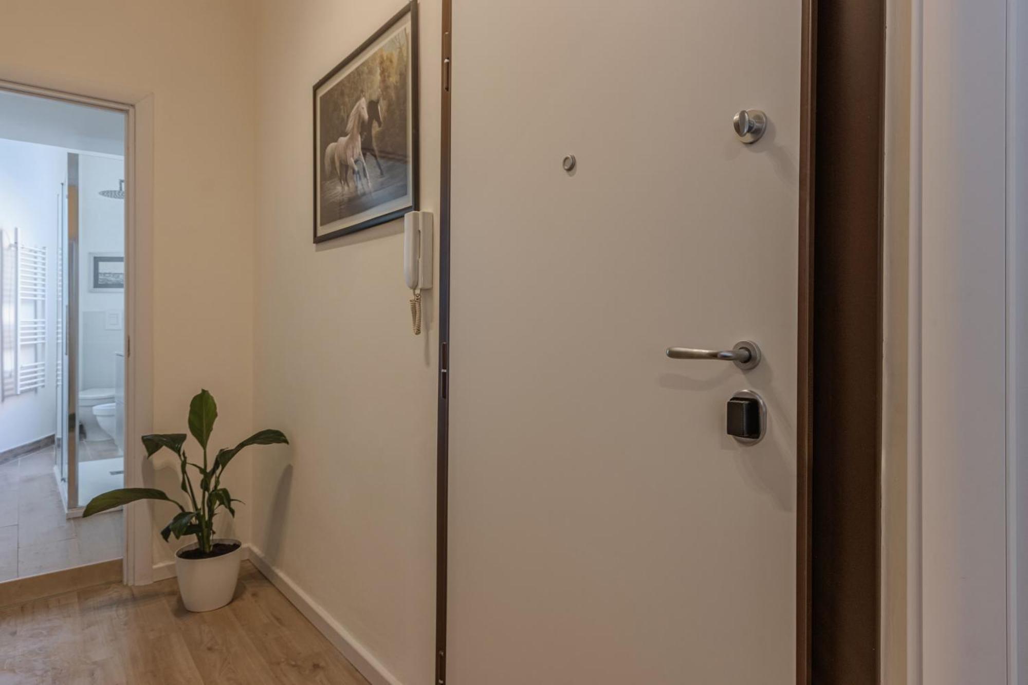 Eritrean Terrace Apartment Бари Екстериор снимка