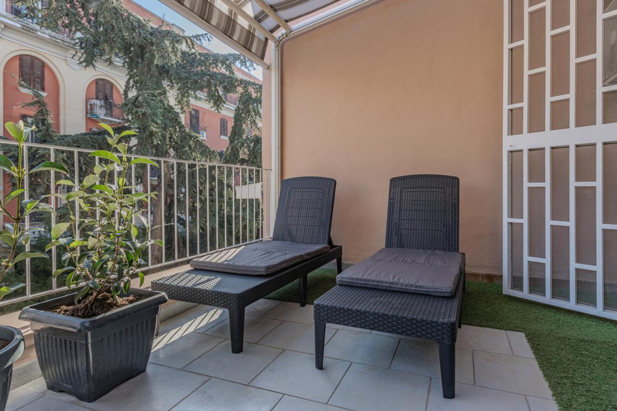 Eritrean Terrace Apartment Бари Екстериор снимка