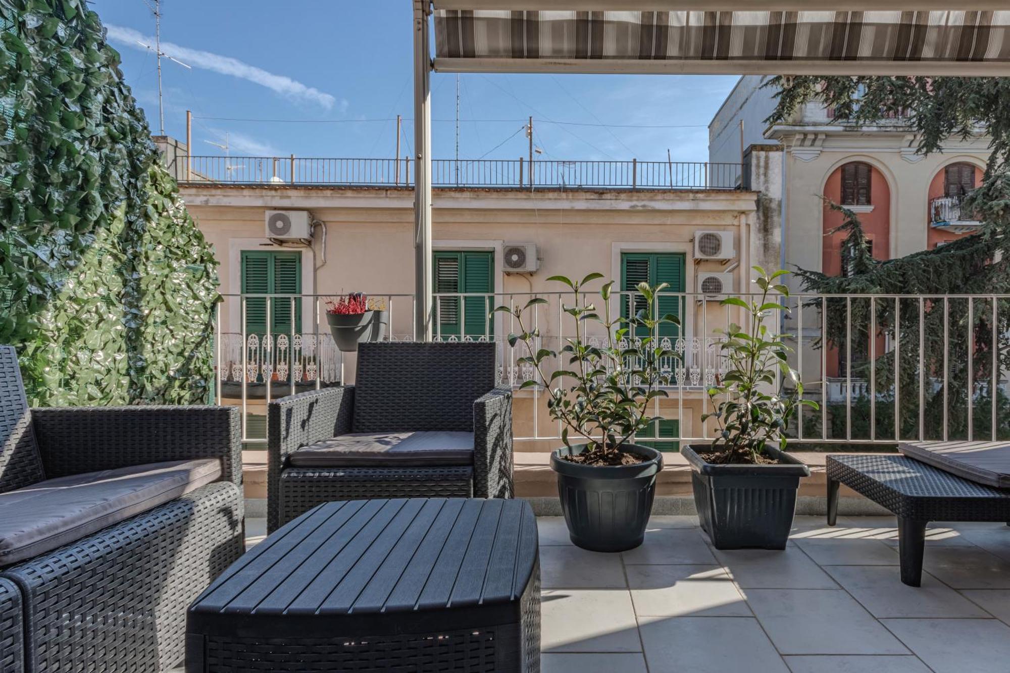 Eritrean Terrace Apartment Бари Екстериор снимка
